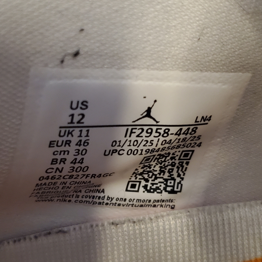 Nike White Athletic Shoes‎ - Picture 9 of 9